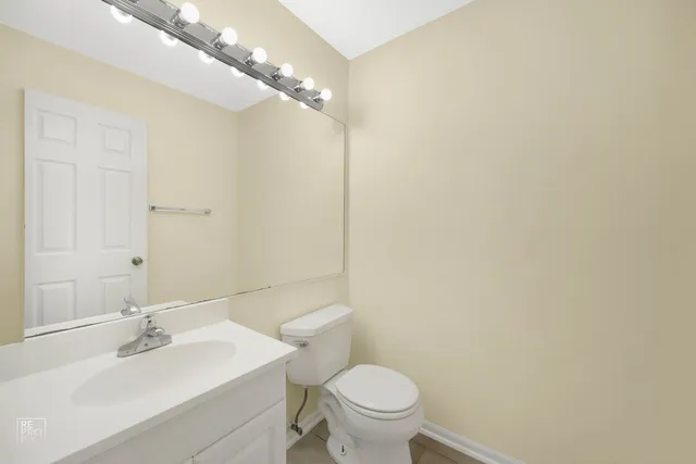 $2,495 | 1081 Courtland Drive, Unit 1081, Buffalo Grove, IL 60089