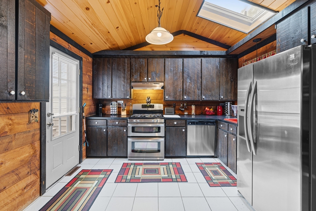 9 Joseph Street Acushnet, MA 02743 - Photo 13 of 42