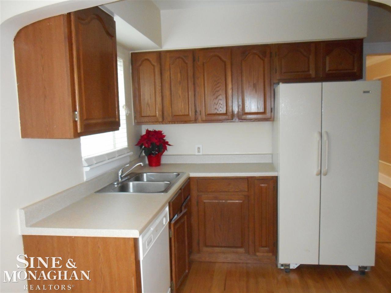 2032 Hawthorne Road Grosse Pointe Woods, MI 48236 - Photo 9 of 25