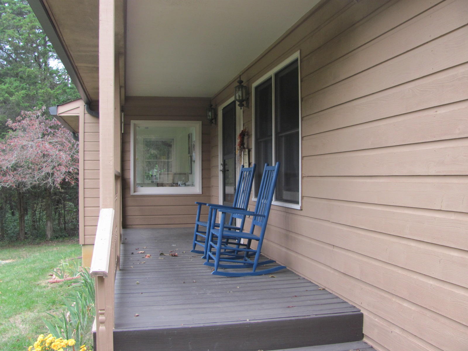 1947 Timber Ridge Buchanan, VA 24066 - Photo 28 of 33 Covered porch