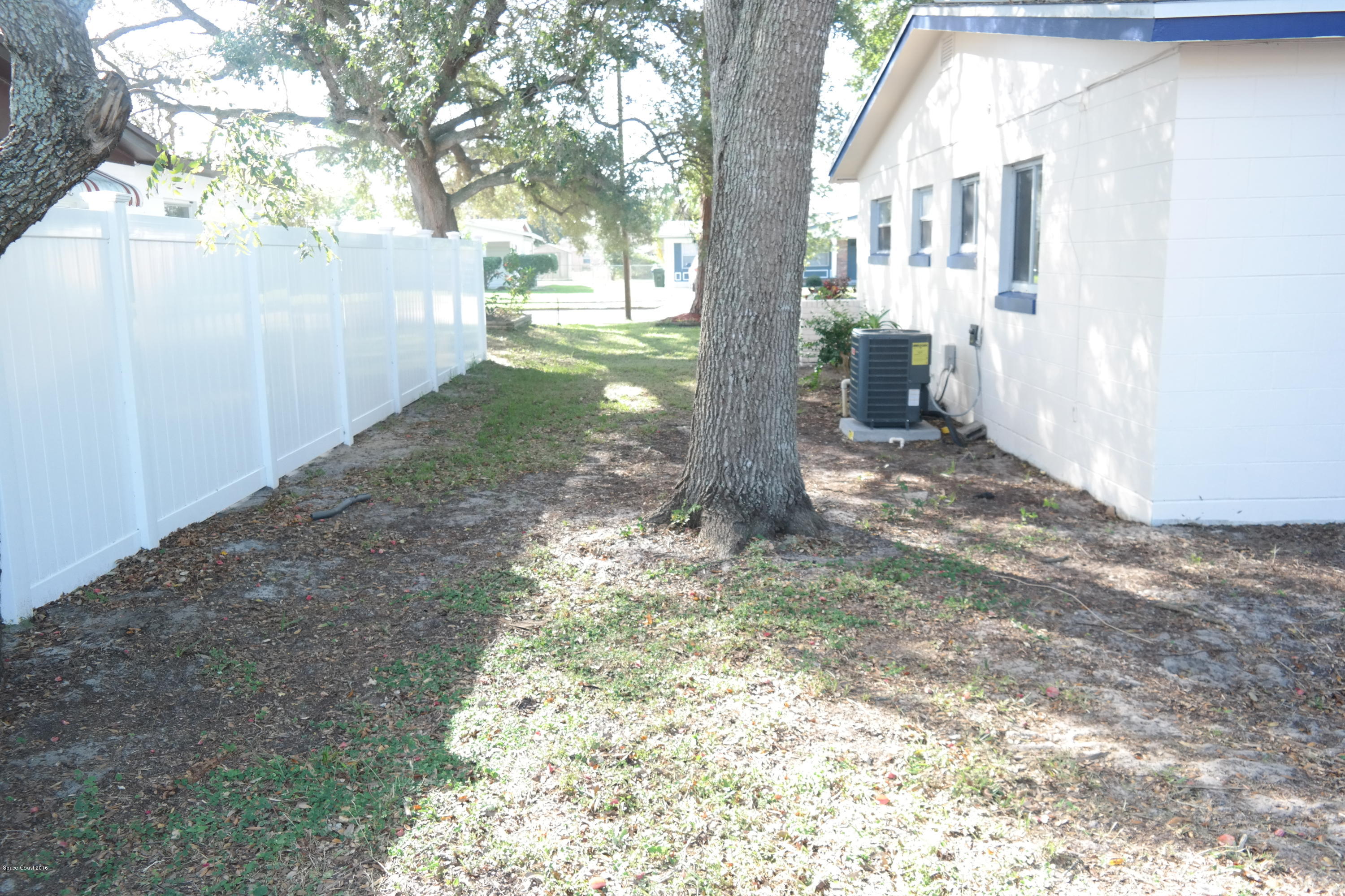 984 Kings Post Road Rockledge, FL 32955 - Photo 27 of 29 Back yard