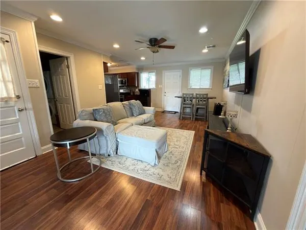 $2,100 | 93 Berkley Avenue, Harahan, LA 70123