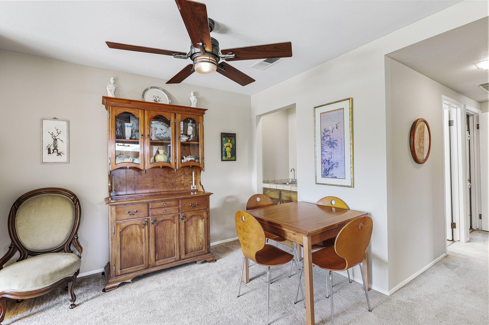 444 Ridgecrest Trail, Unit 219 Redding, CA 96003 - Photo 21 of 36 Dining area