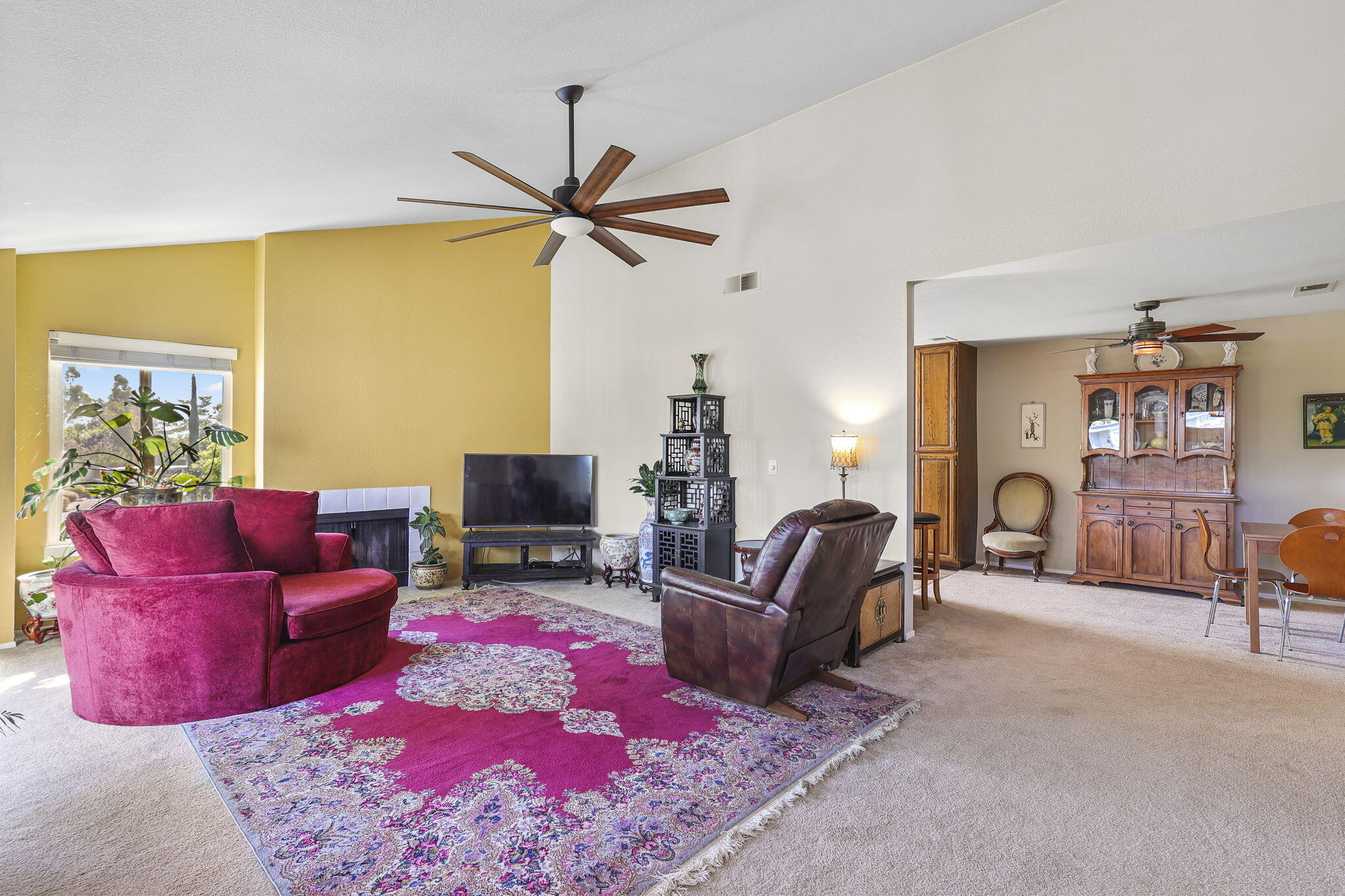 444 Ridgecrest Trail, Unit 219 Redding, CA 96003 - Photo 28 of 36 Living room