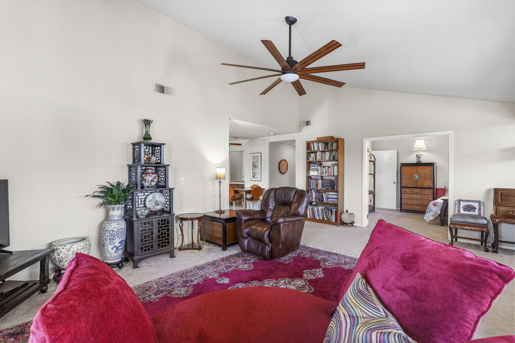 444 Ridgecrest Trail, Unit 219 Redding, CA 96003 - Photo 30 of 36 Living room