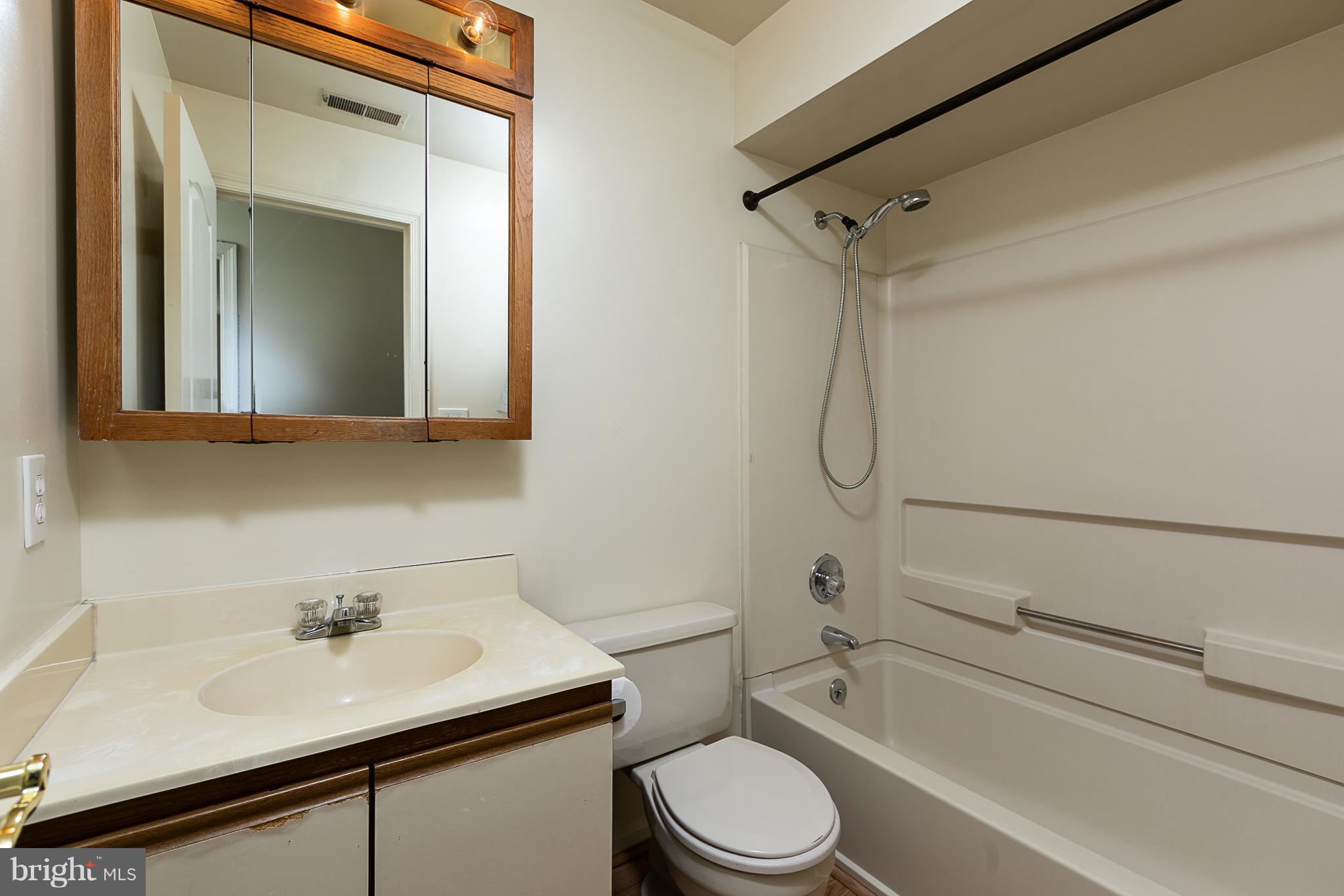 8390 Montgomery Run Road, Unit D Ellicott City, MD 21043 - Photo 18 of 19 Bath