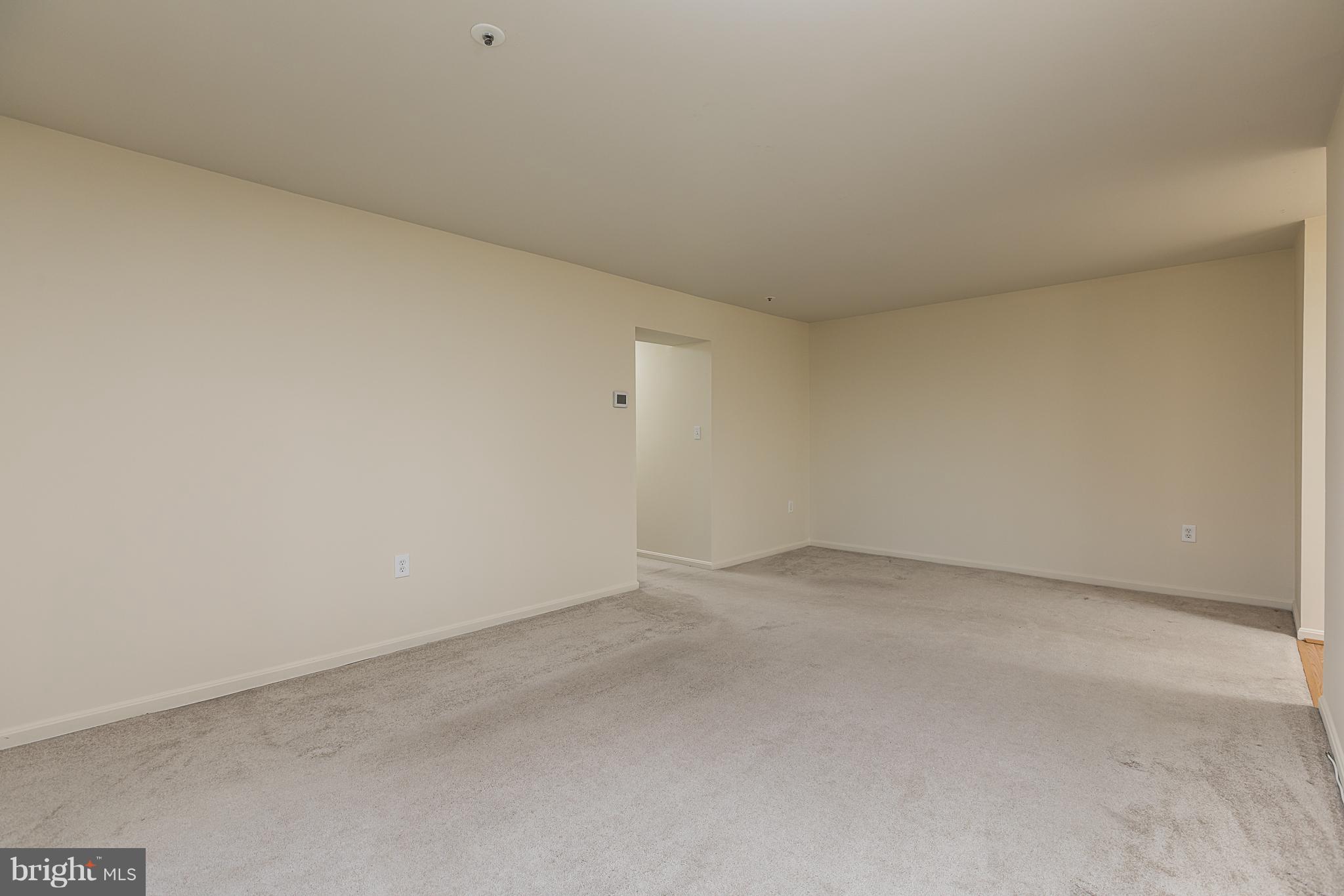 8390 Montgomery Run Road, Unit D Ellicott City, MD 21043 - Photo 3 of 19 Spacious living area