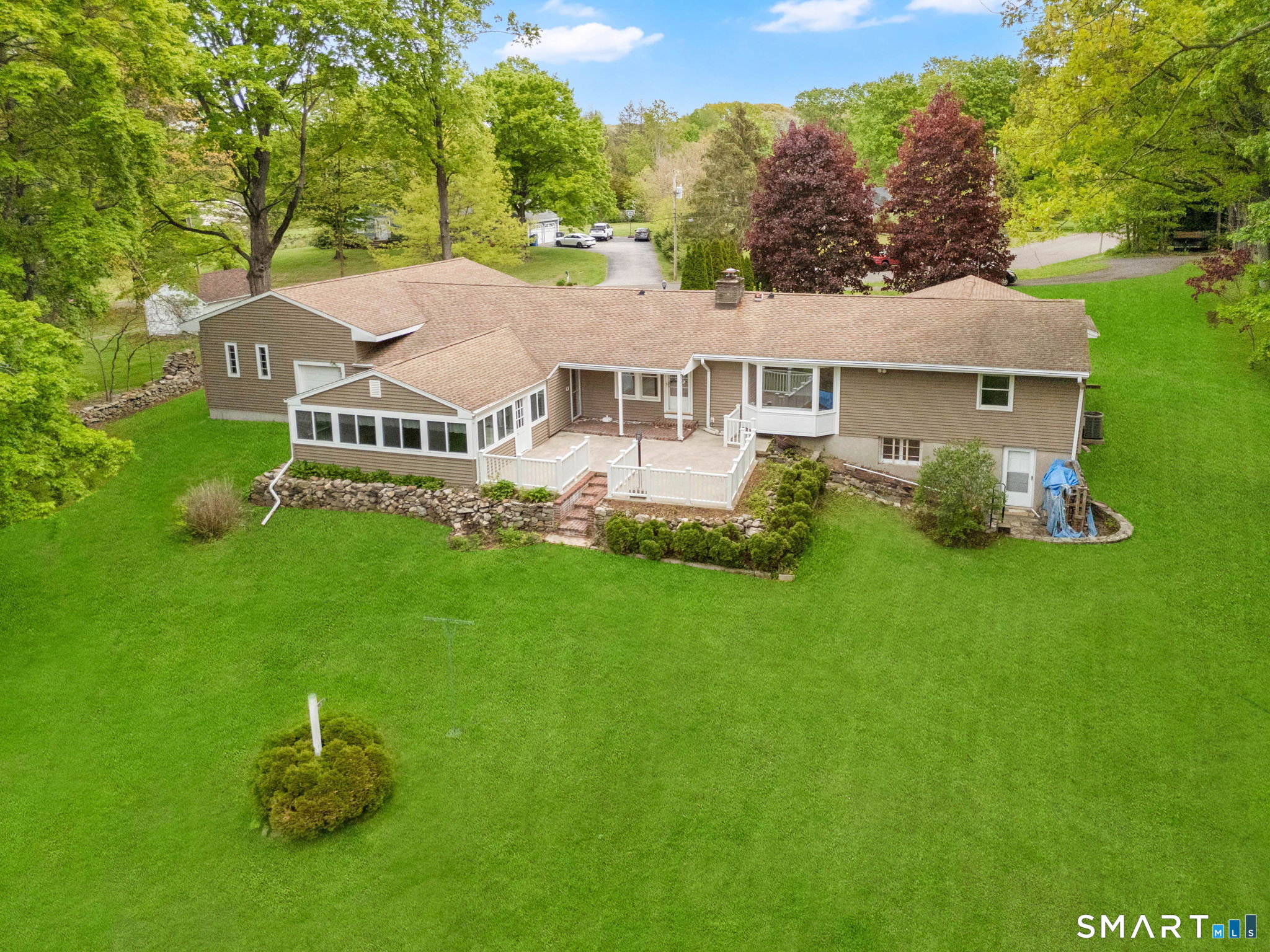 12 Unity Drive Trumbull, CT 06611 - Photo 4 of 38