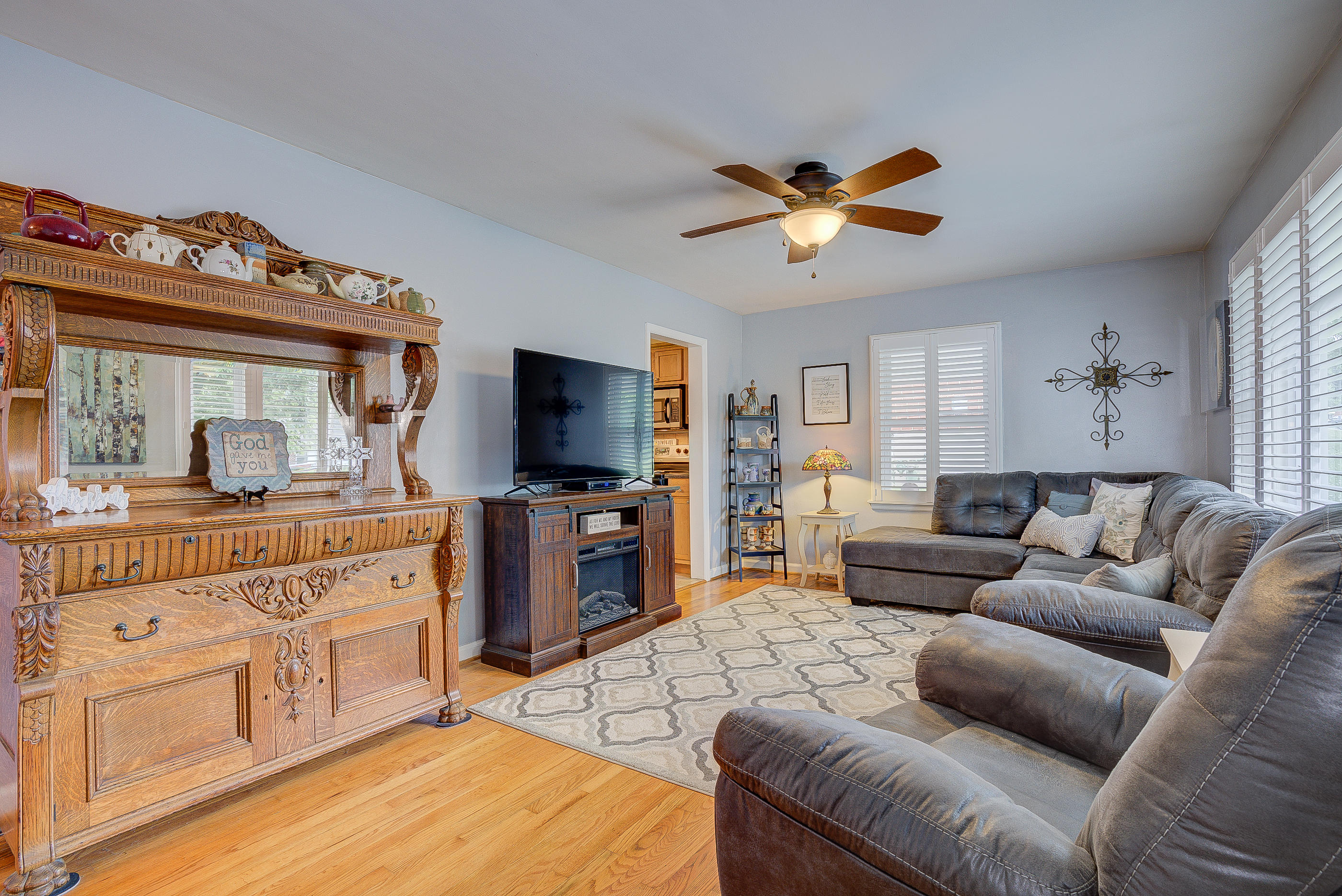 4951 Pomeroy Road Northwest Roanoke, VA 24017 - Photo 3 of 26 57