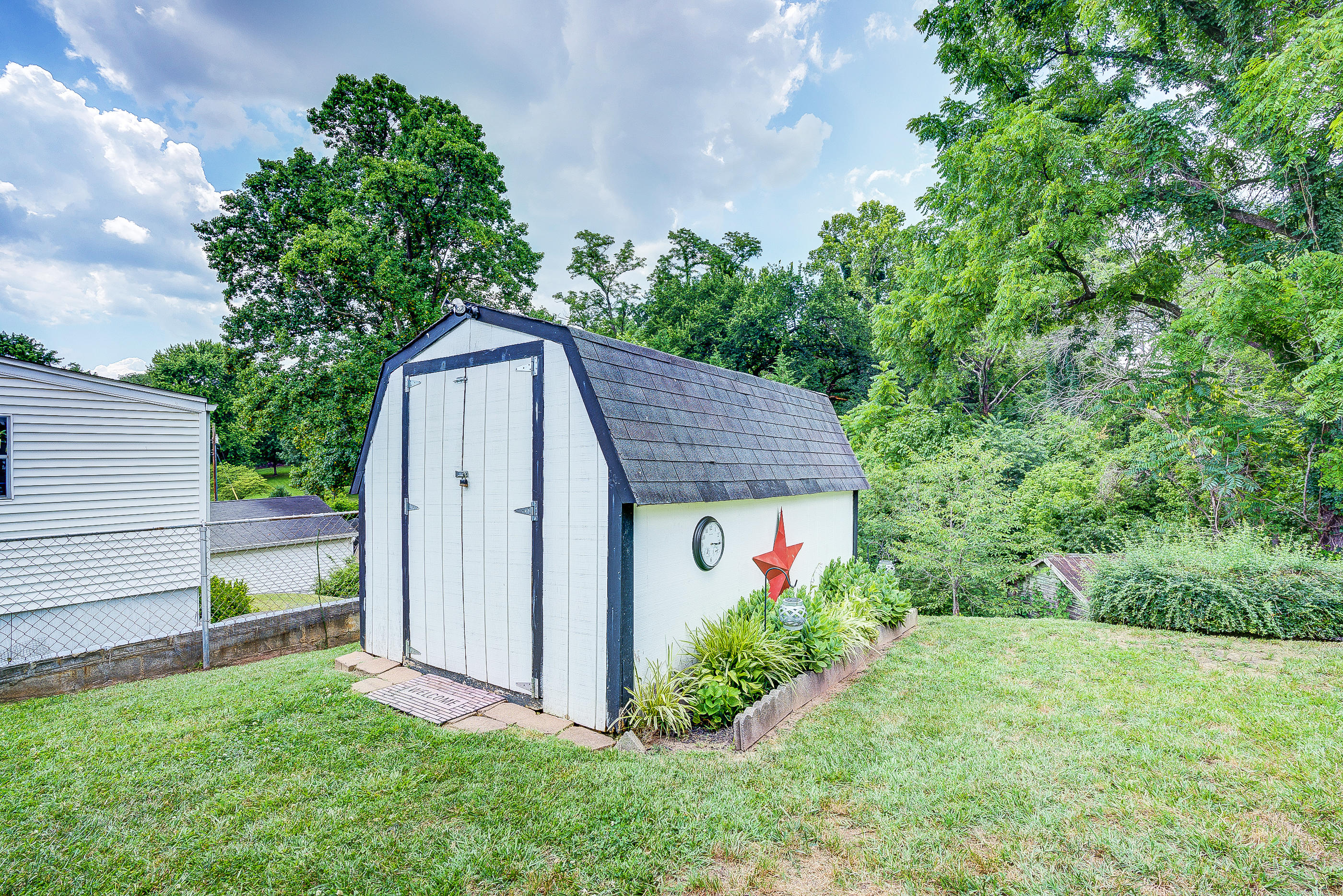 4951 Pomeroy Road Northwest Roanoke, VA 24017 - Photo 26 of 26 27
