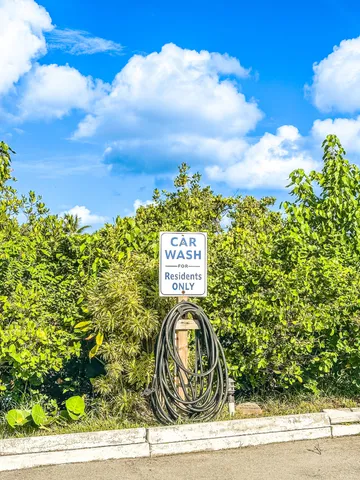 a picture of a street