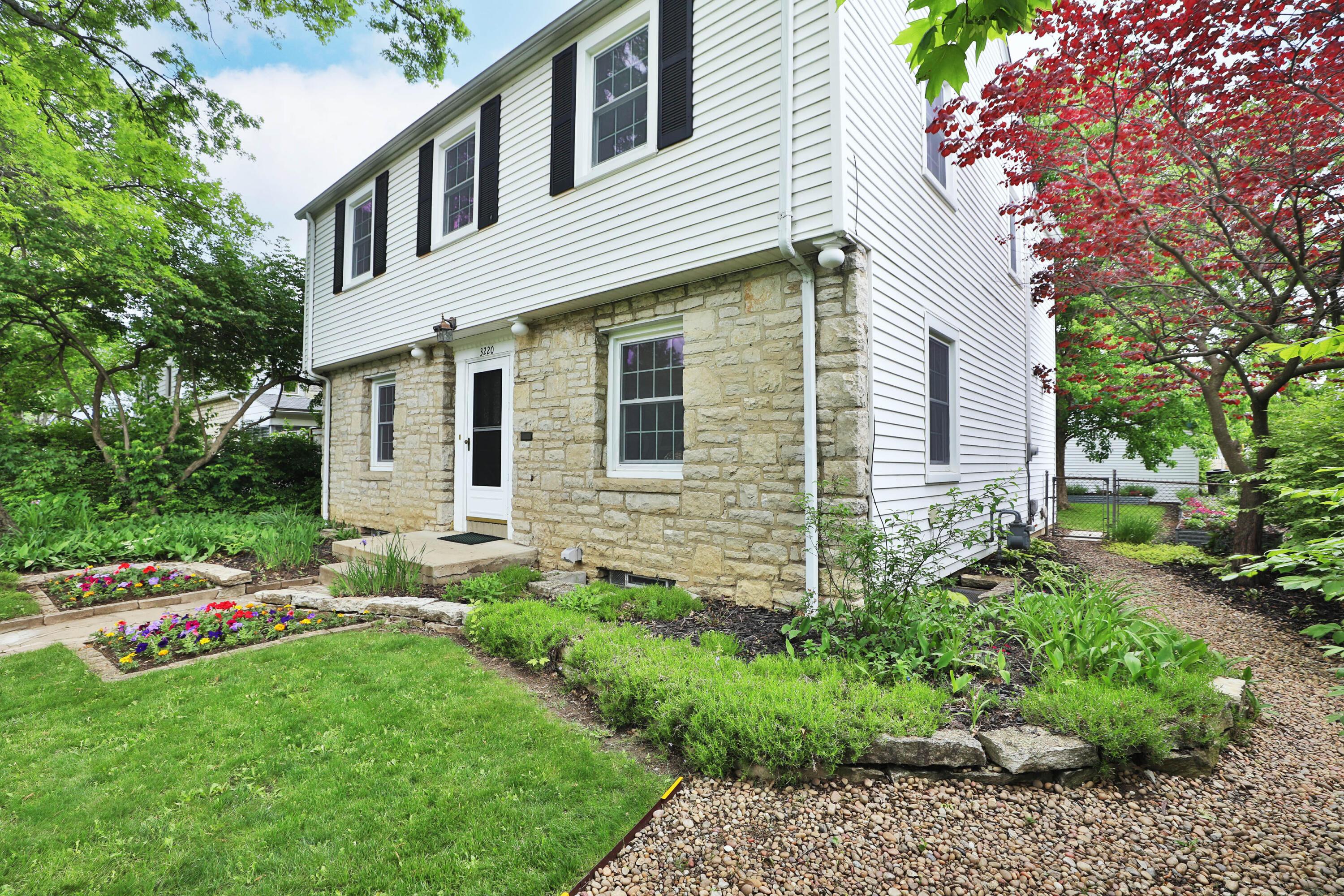 3220 Wicklow Road Columbus, OH 43204 - Photo 3 of 109 3220-Wicklow-03