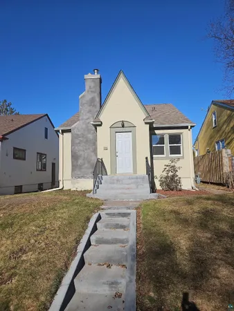$264,900 | 221 Snelling Avenue, Duluth, MN 55812