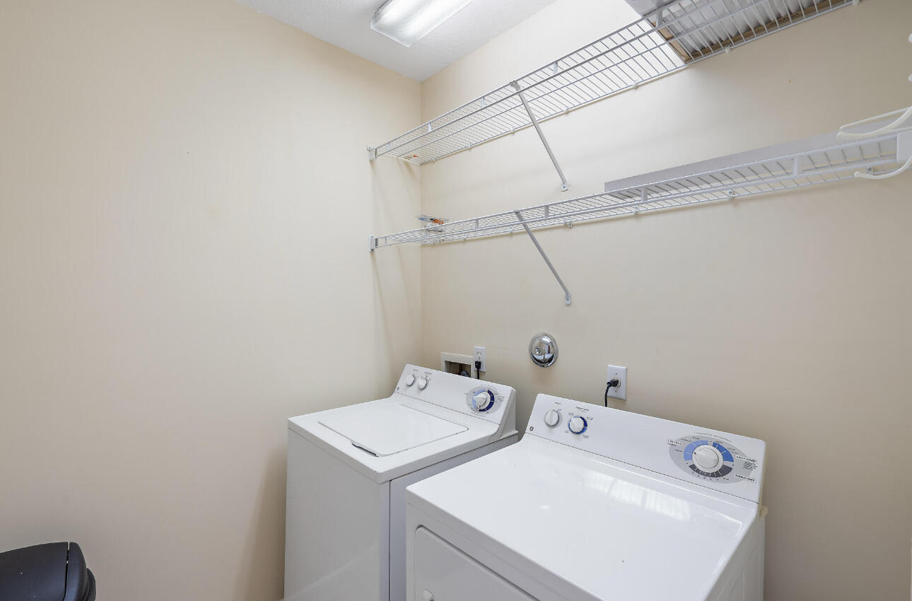 113 Evergrene Parkway, Unit 3A Palm Beach Gardens, FL 33410 - Photo 18 of 35 IMG_9565