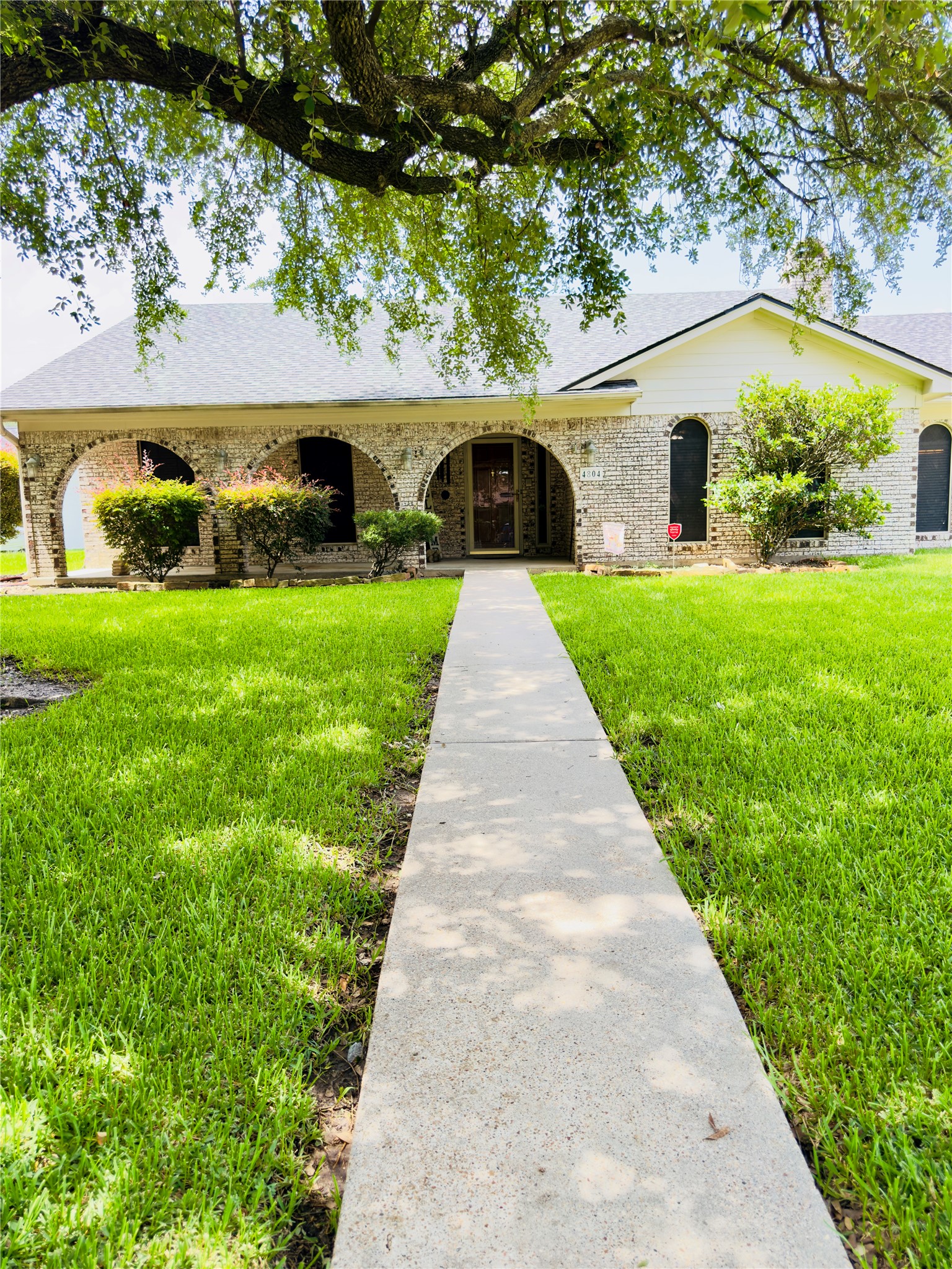 4804 Country Club View Baytown, TX 77521 - Photo 3 of 38