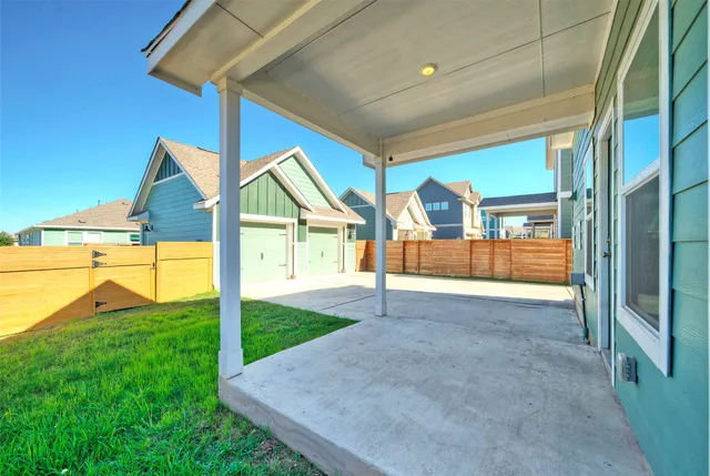 $2,000 | 201 Rioja, Kyle, TX 78640