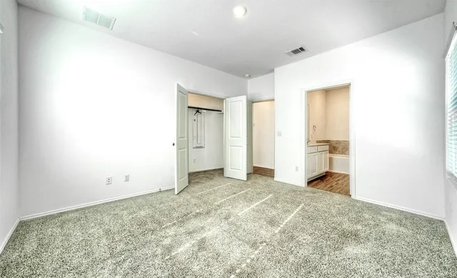 $2,100 | 201 Rioja, Kyle, TX 78640