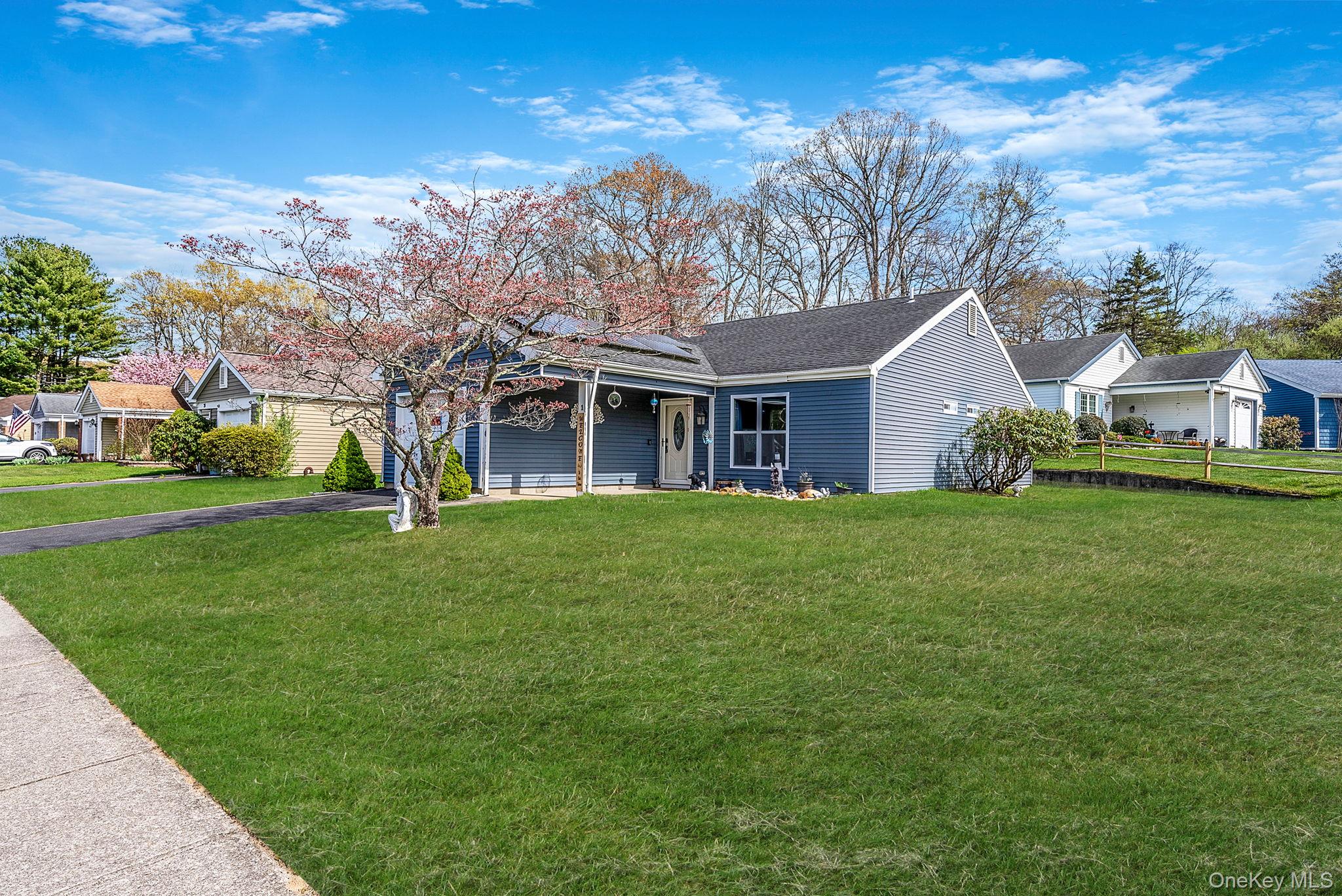 1 Avon Court Ridge, NY 11961 - Photo 2 of 18