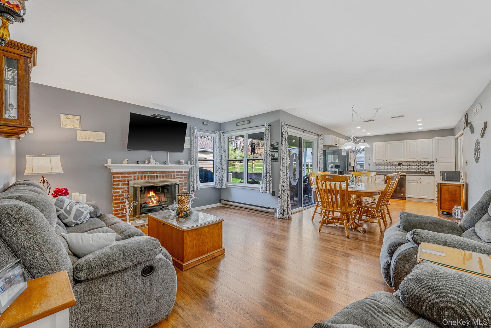 1 Avon Court Ridge, NY 11961 - Photo 5 of 18