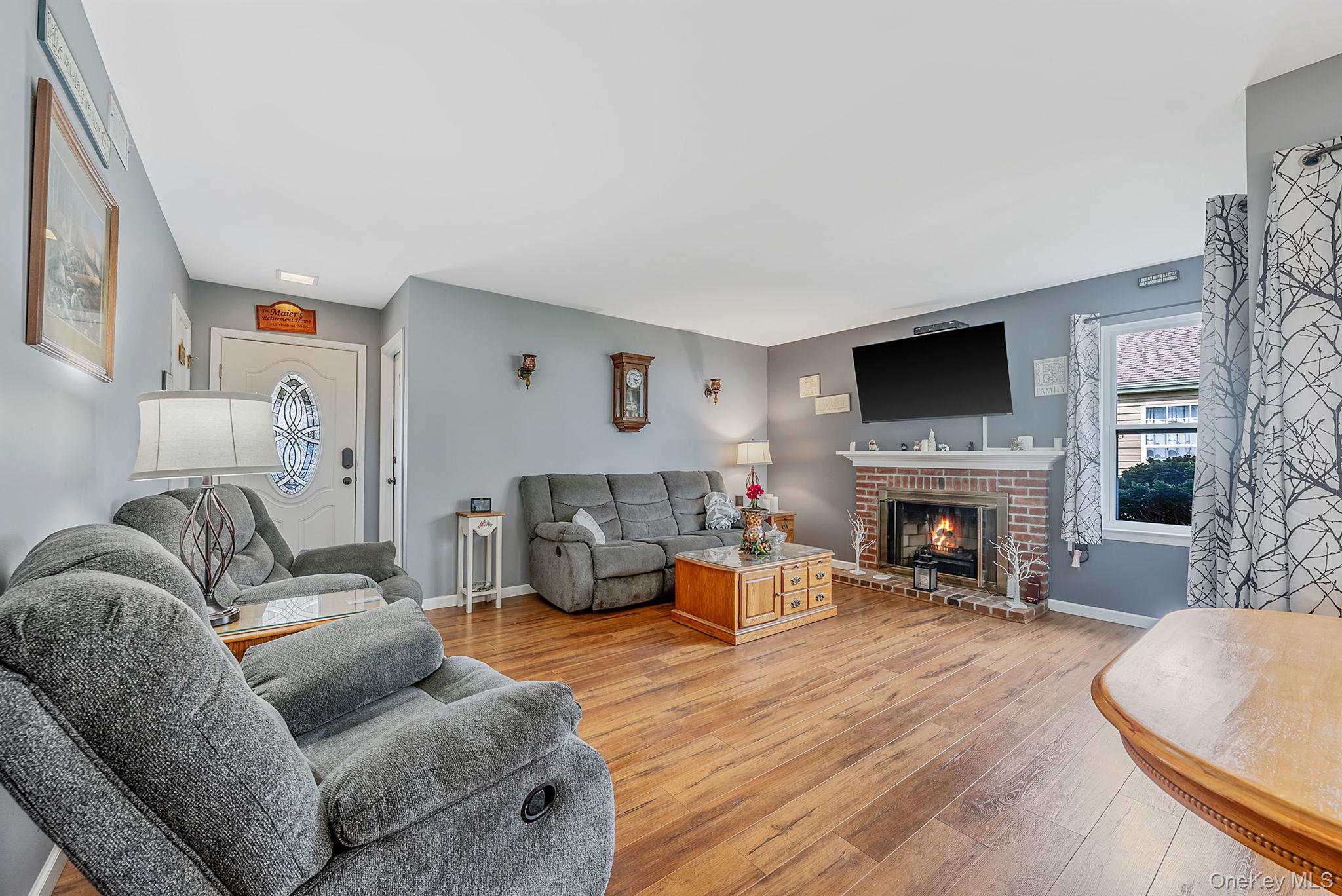 1 Avon Court Ridge, NY 11961 - Photo 7 of 18