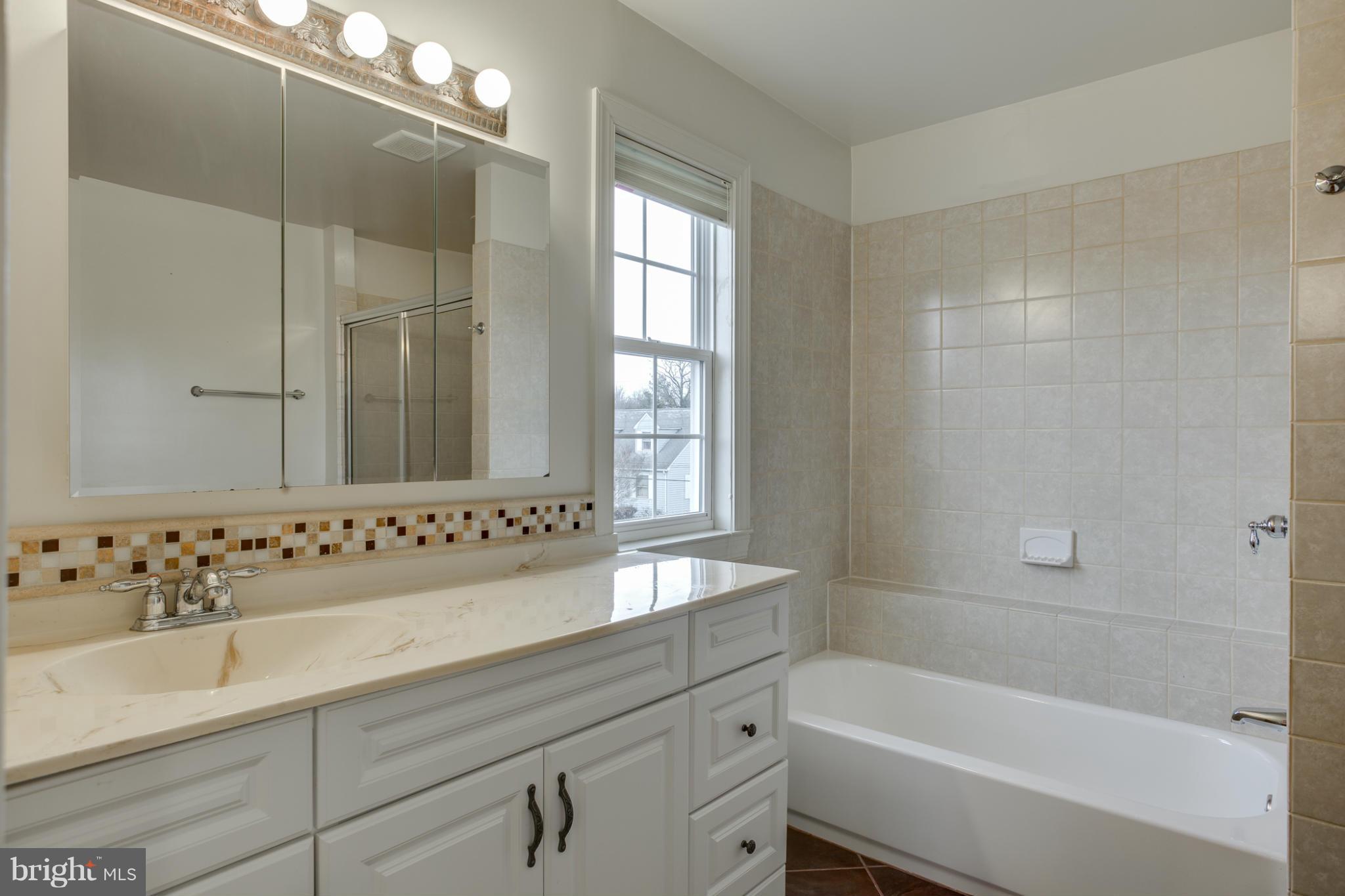 107 Twin Oaks Road Linthicum, MD 21090 - Photo 17 of 30 Bath (Master)