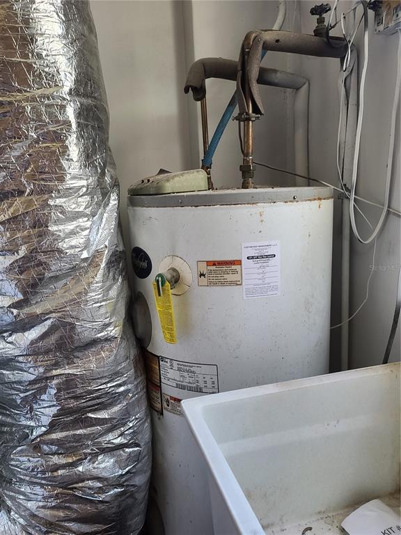 1772 Indian Rocks Road Largo, FL 33774 - Photo 27 of 28 a bathroom with a bathtub