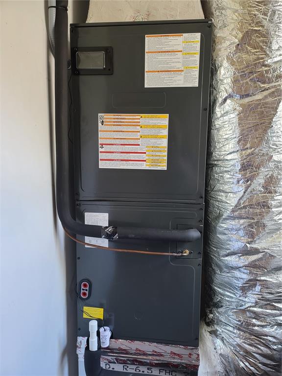 1772 Indian Rocks Road Largo, FL 33774 - Photo 5 of 28 a bathroom with a window