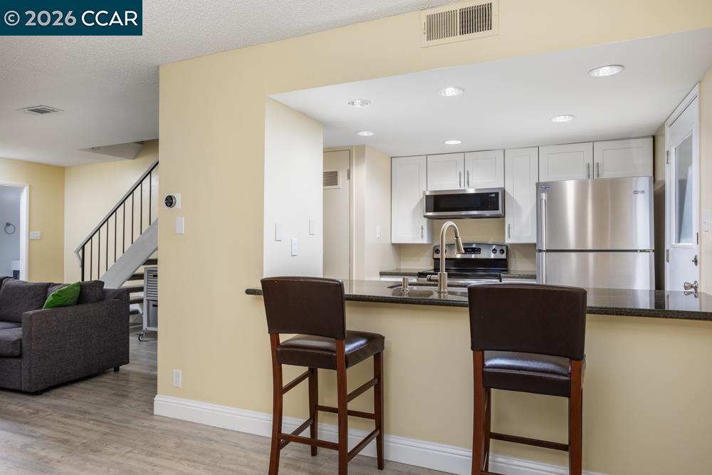 5468 Roundtree Place, Unit P Concord, CA 94521 - Photo 2 of 20