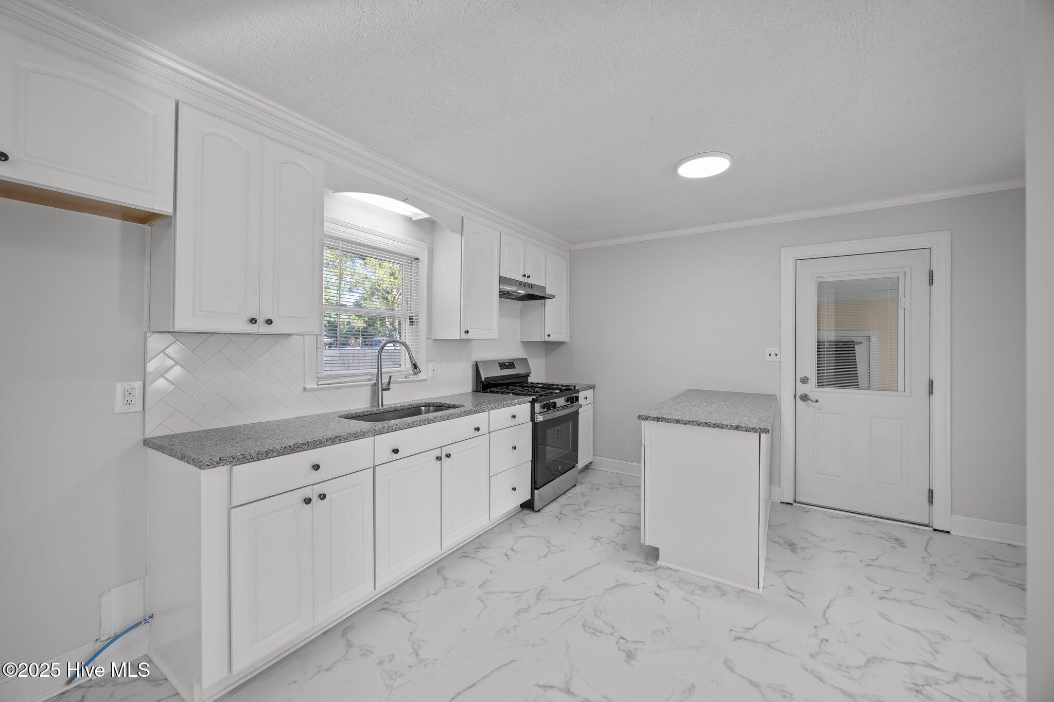 5129 Anthony Road Wilson, NC 27893 - Photo 7 of 30 13-web-or-mls-BLS_0012