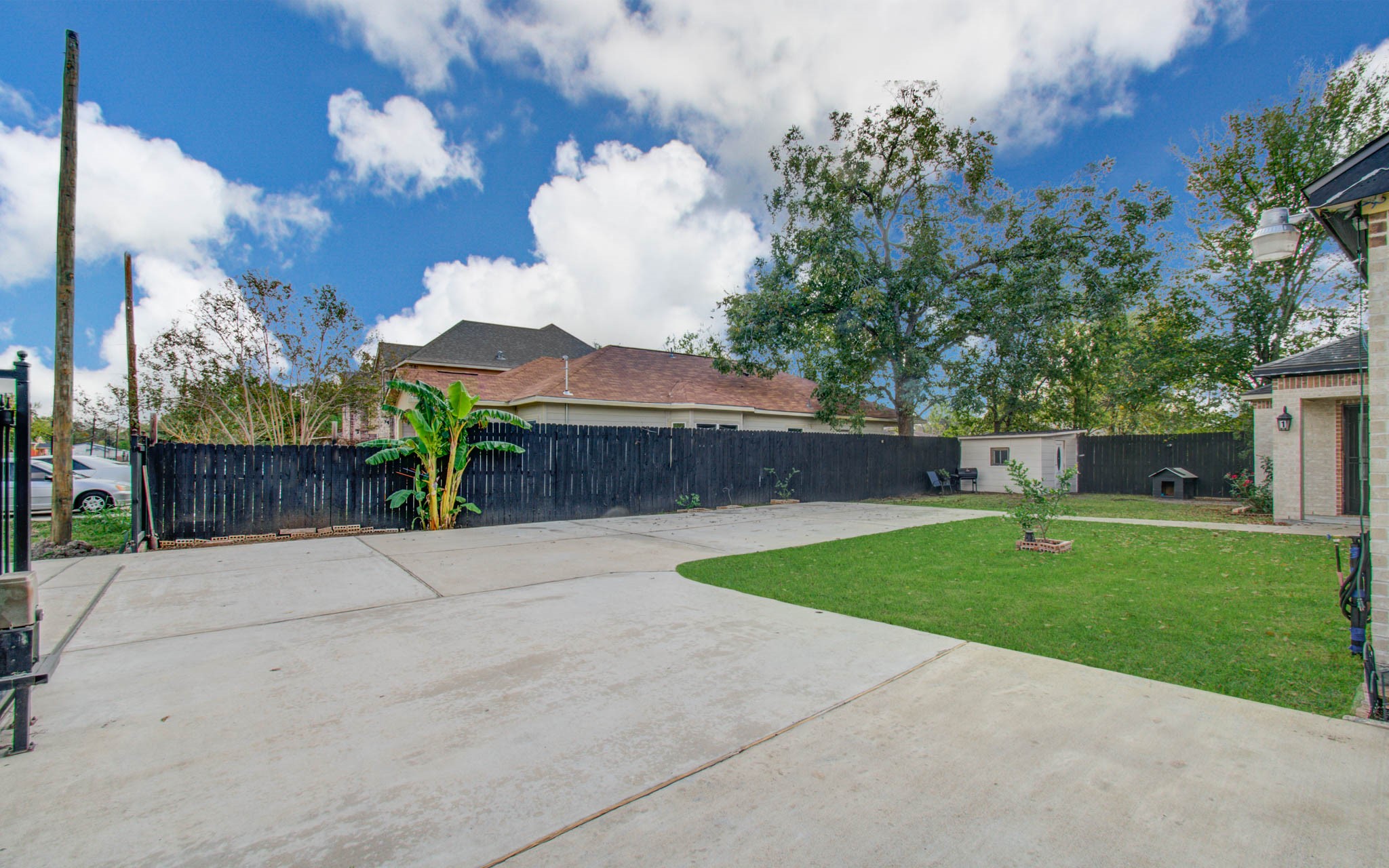 8040 Howton Street, Unit 12 Houston, TX 77028 - Photo 32 of 35 a front view of a house with garden