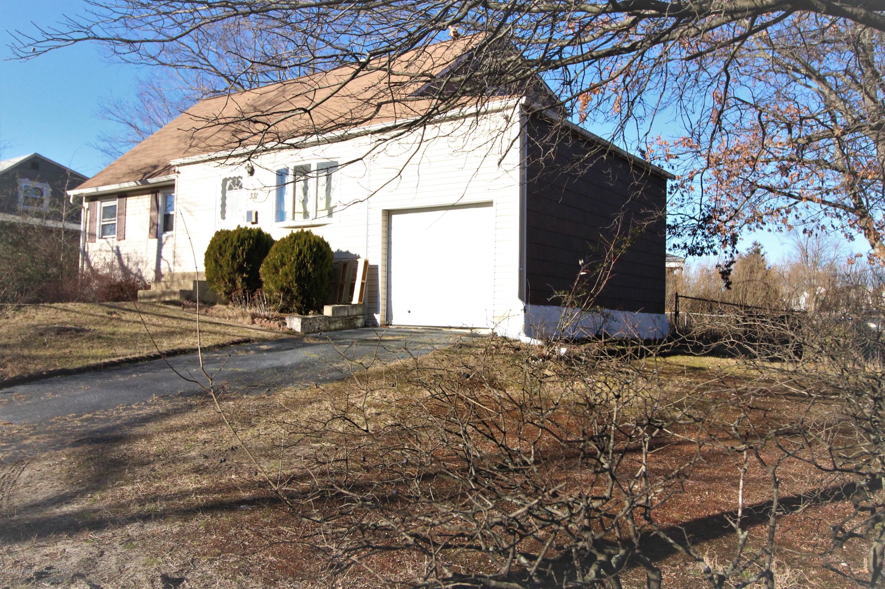 331 Middle Road Hazlet, NJ 07730 - Photo 20 of 21 IMG_6154