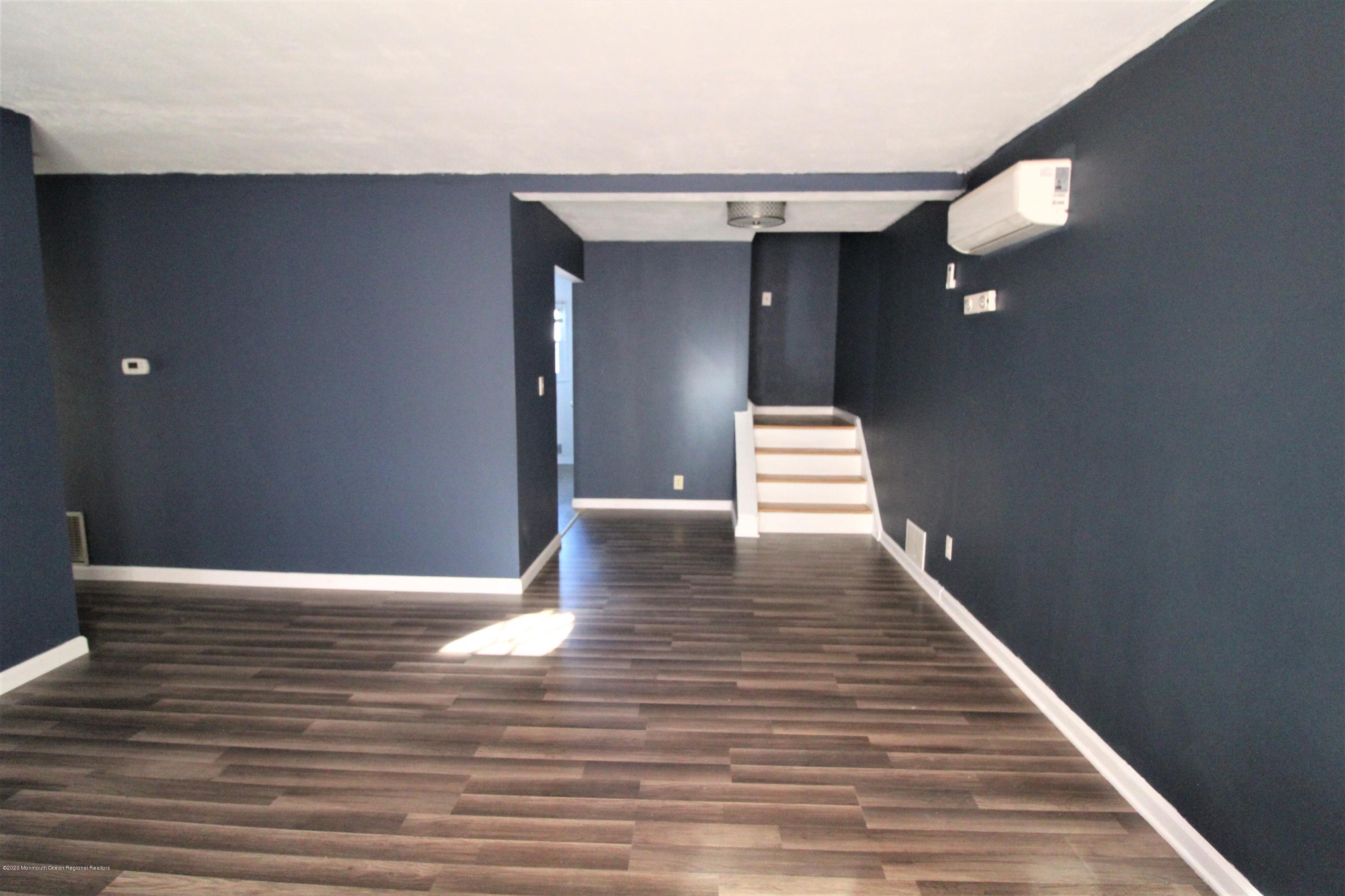331 Middle Road Hazlet, NJ 07730 - Photo 3 of 21 IMG_6116