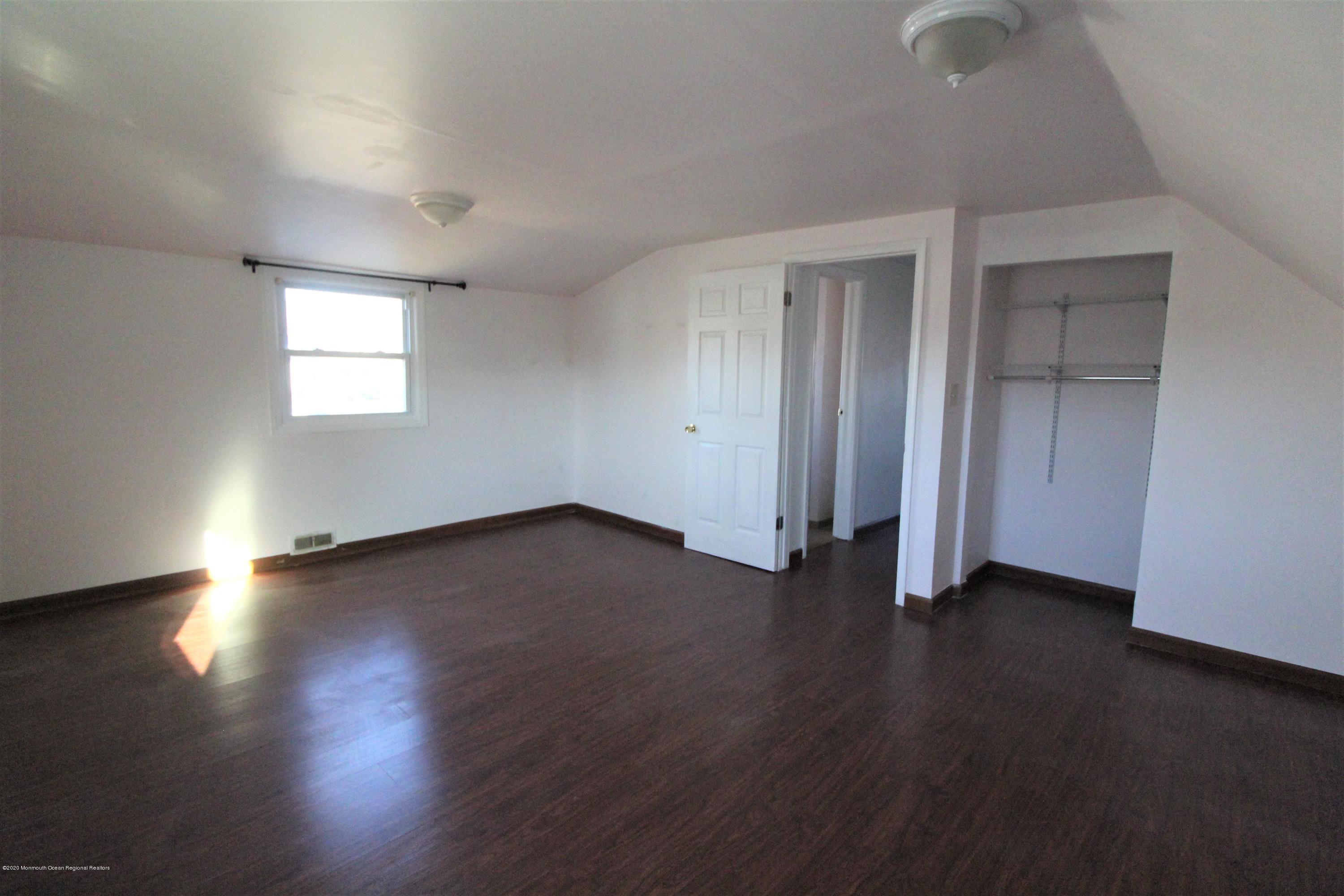 331 Middle Road Hazlet, NJ 07730 - Photo 4 of 21 IMG_6120