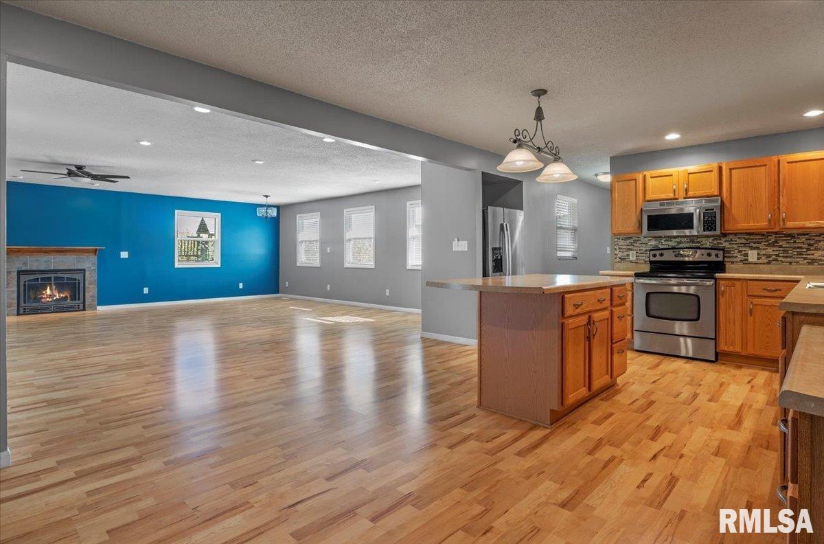 5172 Richland Street Pleasant Plains, IL 62677 - Photo 14 of 47 Gallery Image 14