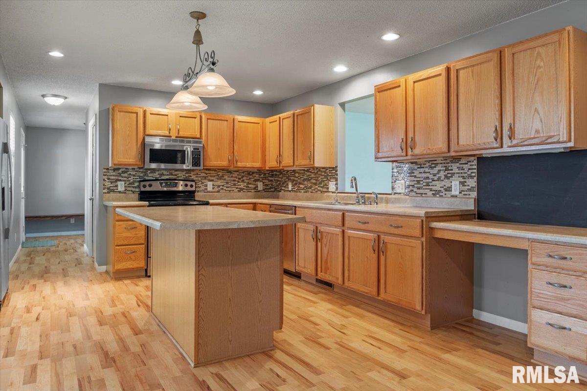 5172 Richland Street Pleasant Plains, IL 62677 - Photo 15 of 47 Gallery Image 15