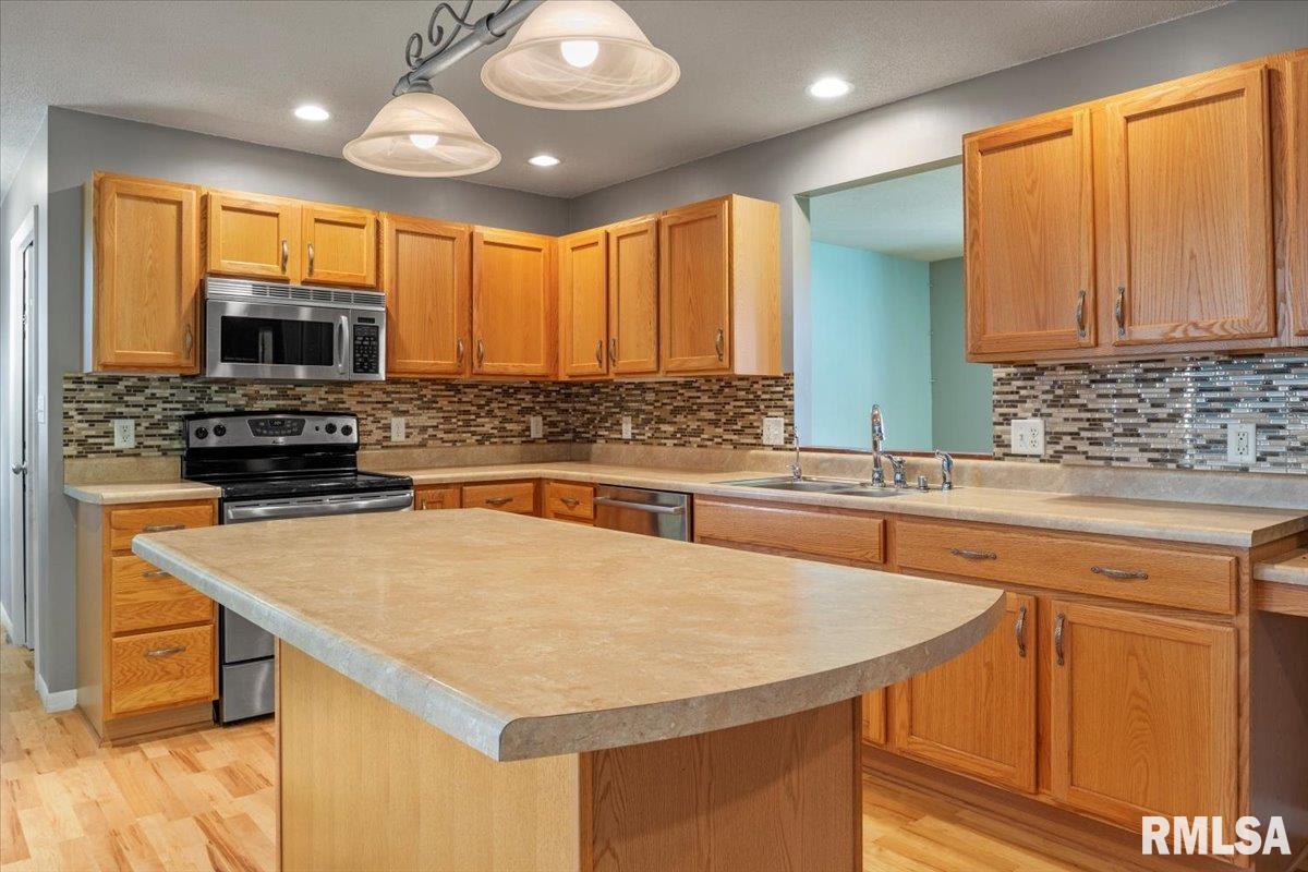 5172 Richland Street Pleasant Plains, IL 62677 - Photo 16 of 47 Gallery Image 16