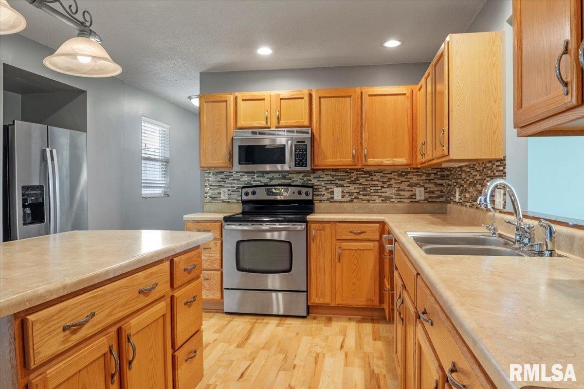 5172 Richland Street Pleasant Plains, IL 62677 - Photo 17 of 47 Gallery Image 17