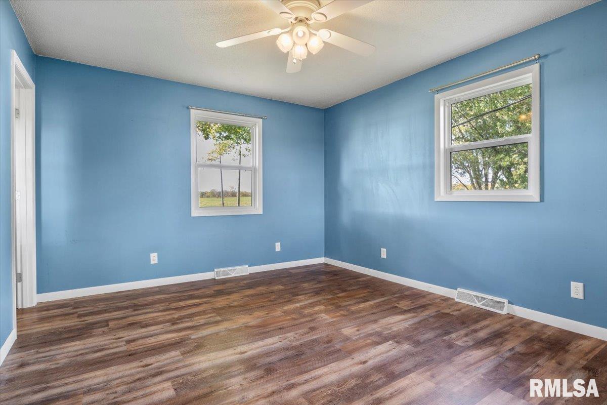 5172 Richland Street Pleasant Plains, IL 62677 - Photo 23 of 47 Gallery Image 23
