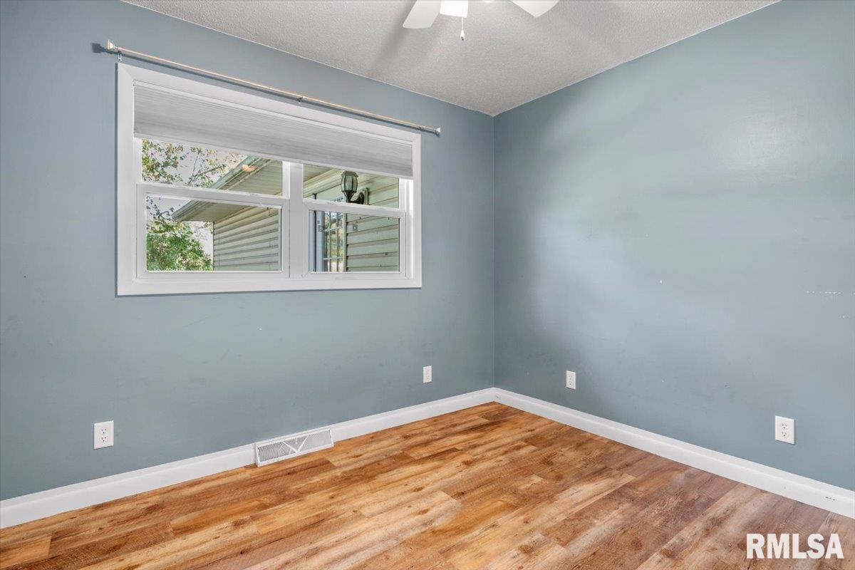 5172 Richland Street Pleasant Plains, IL 62677 - Photo 31 of 47 Gallery Image 31