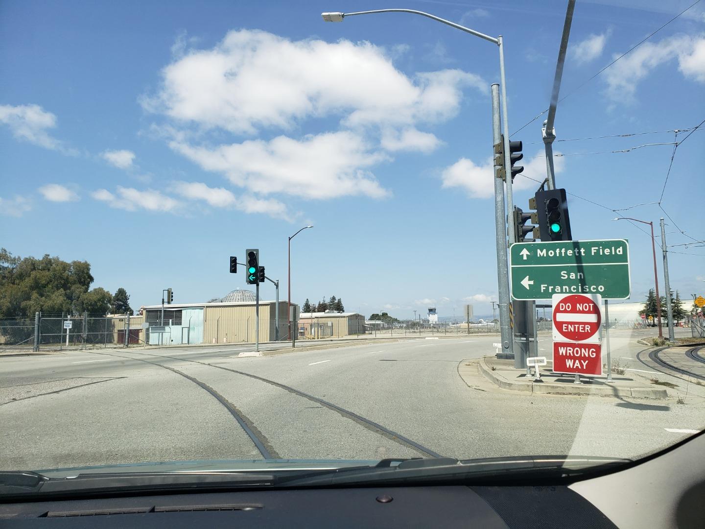 440 Moffett Boulevard, Unit 84 Mountain View, CA 94043 - Photo 38 of 38 a kitchen with a sink and a stove with living room