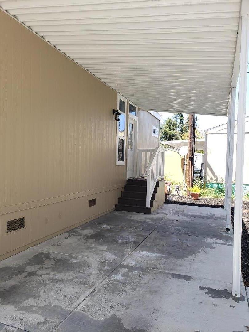 440 Moffett Boulevard, Unit 84 Mountain View, CA 94043 - Photo 9 of 38 a view of a porch