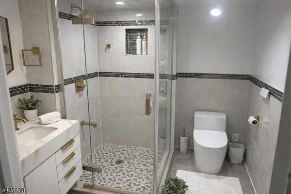 $4,500 | 330 Cumberland Avenue, Paterson, NJ 07512