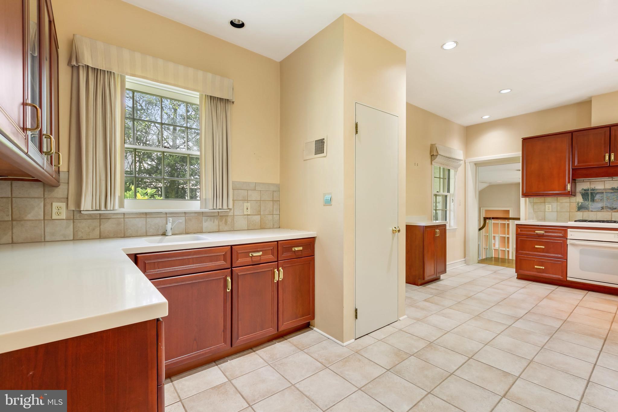 6405 Murray Hill Road Baltimore, MD 21212 - Photo 9 of 34 Gallery Image 9