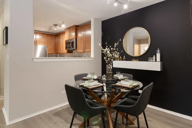 $2,904 | 30 Wildflower Lane, Unit 3918, Schaumburg, IL 60173