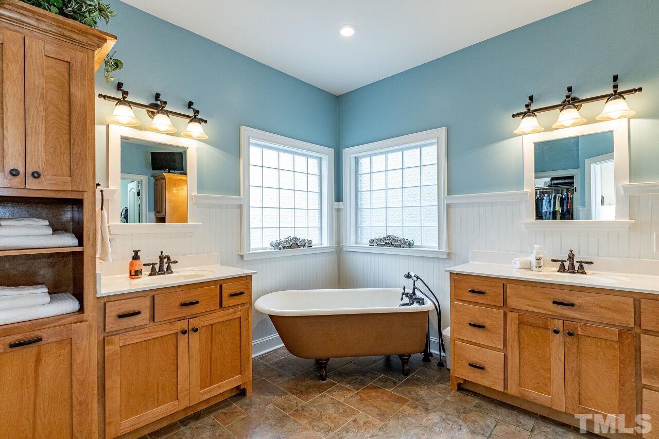 113 Oak Street Pine Level, NC 27568 - Photo 14 of 30