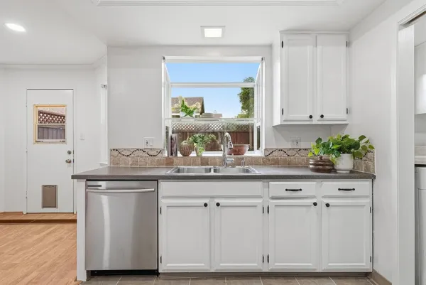 $990,000 | 38 Devonshire Avenue, Unit 6, Mountain View, CA 94043