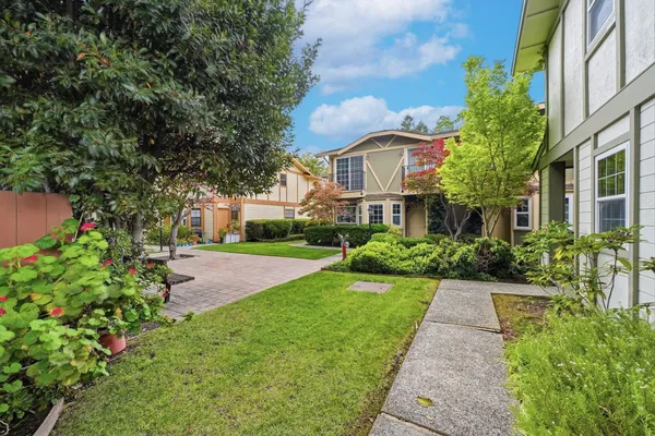 $990,000 | 38 Devonshire Avenue, Unit 6, Mountain View, CA 94043