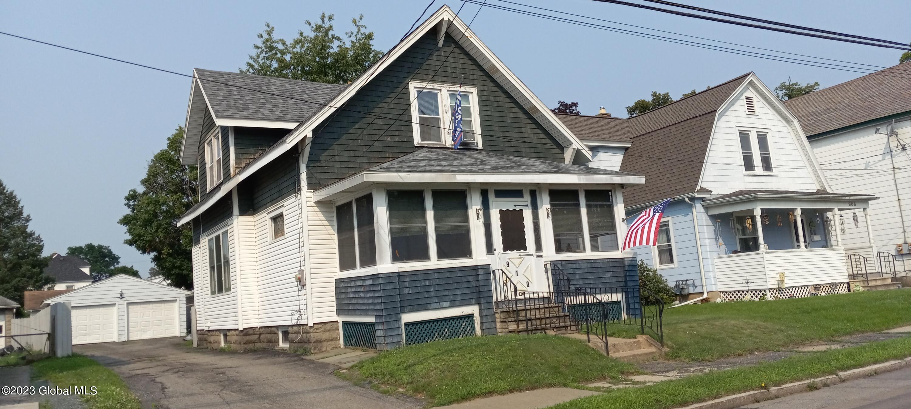 910 Cleveland Avenue Schenectady, NY 12306 - Photo 14 of 15 910 Cleveland Avenue 003