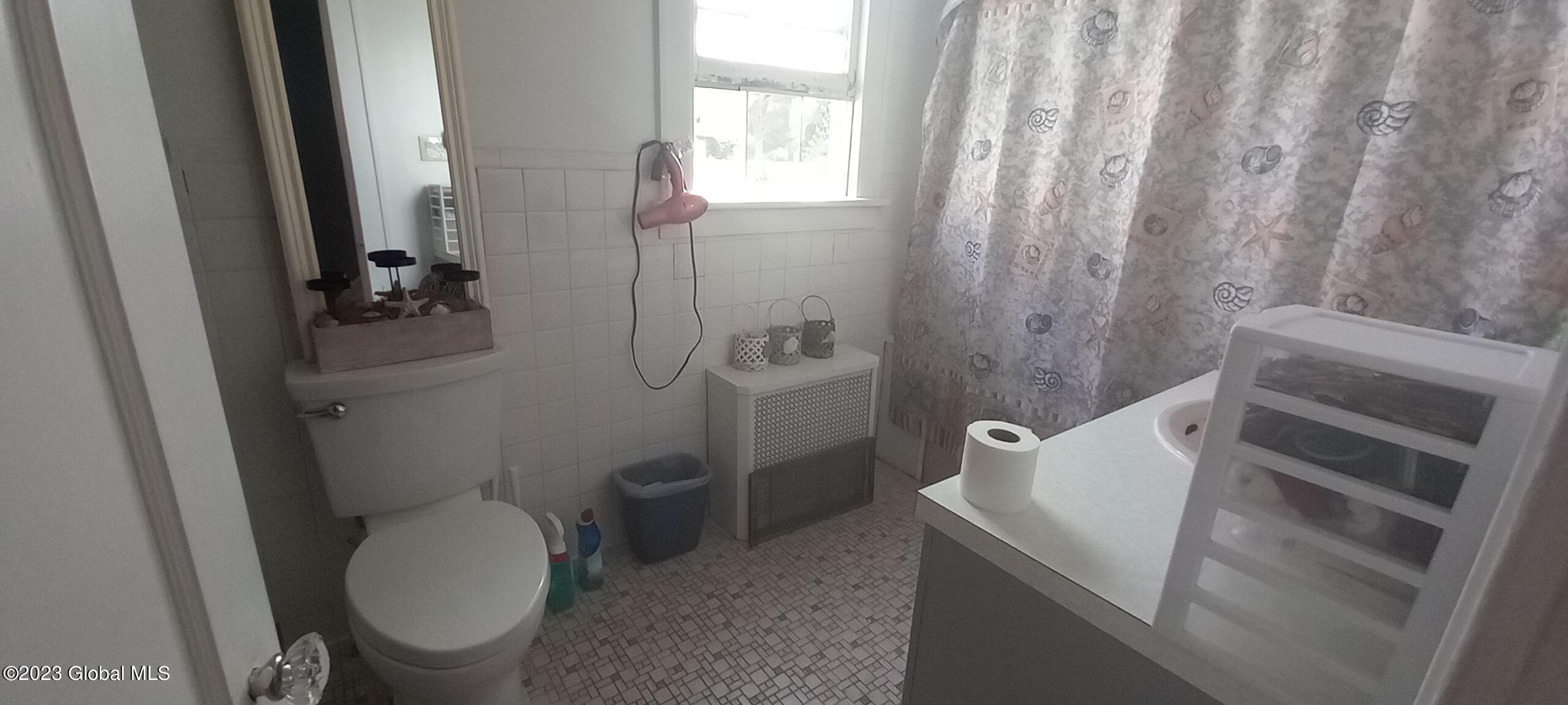 910 Cleveland Avenue Schenectady, NY 12306 - Photo 7 of 15 910 Cleveland Avenue 014