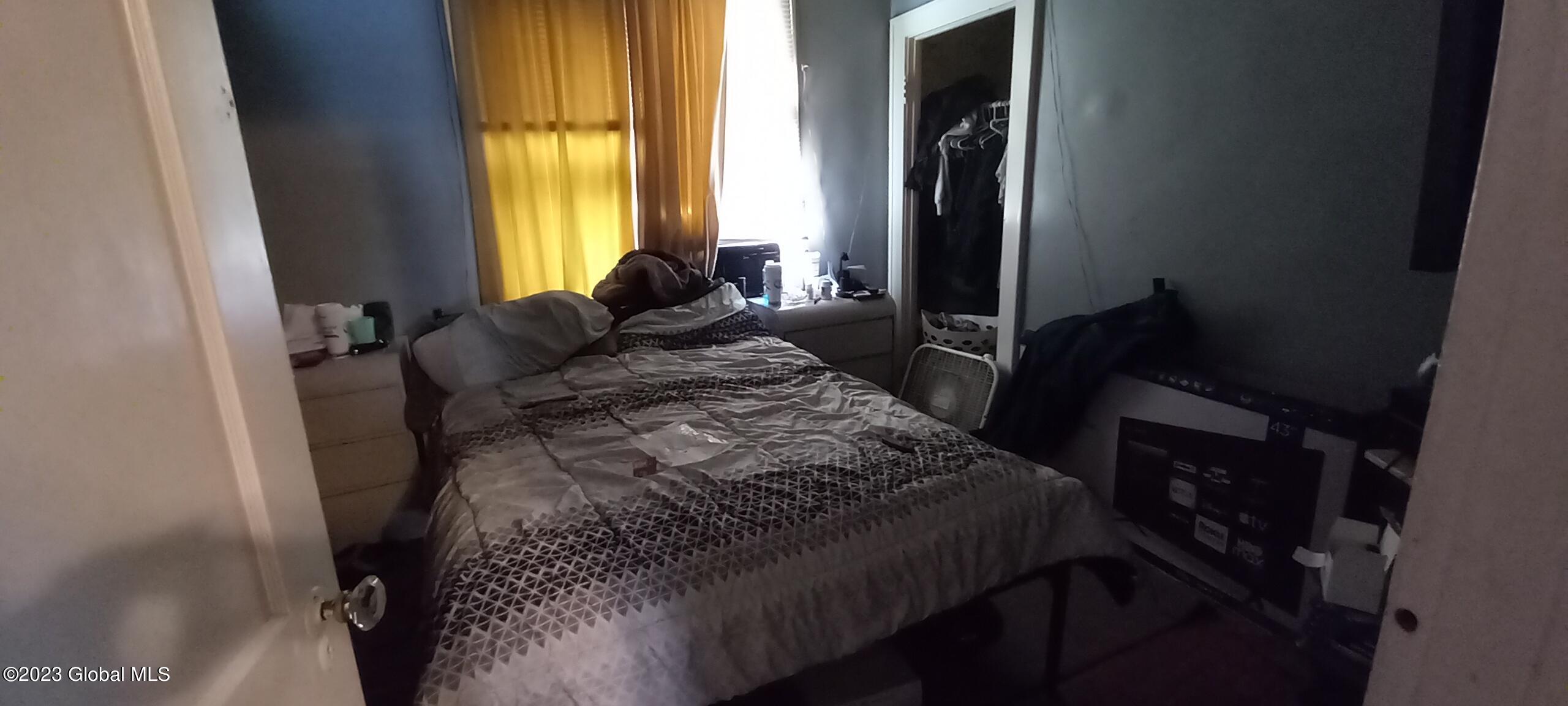 910 Cleveland Avenue Schenectady, NY 12306 - Photo 9 of 15 910 Cleveland Avenue 004